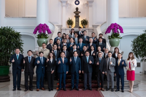 請見總統並參訪總統府